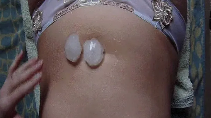 2 pieces of ice are not the tummy.