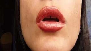MMM.... lips!