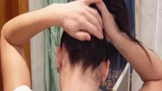 To comb hair hands