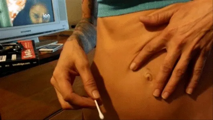 D Pt9 D does the Belly Button Challenge