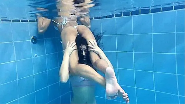 UNDERWATER GIRLS - LOST BET - VOL # 181 - FERNANDA SILVA vs BELLA FEH - NEW MF MAY 2020 - CLIP 4 - never published -Girls Exclusive MF video