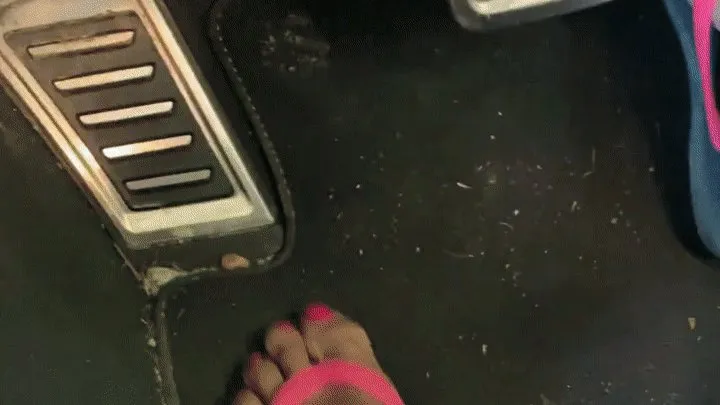 Pedal pumping flip-flops