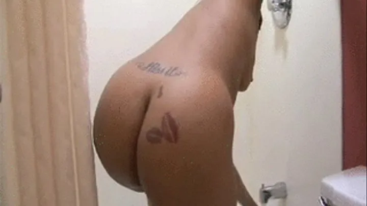 HOT RED BONE MILF TAKING SHOWER