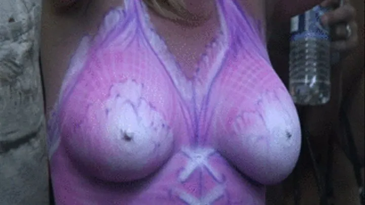 girls getting body painted 1