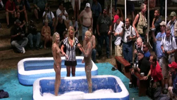 crazy girl fight in oil wrestling