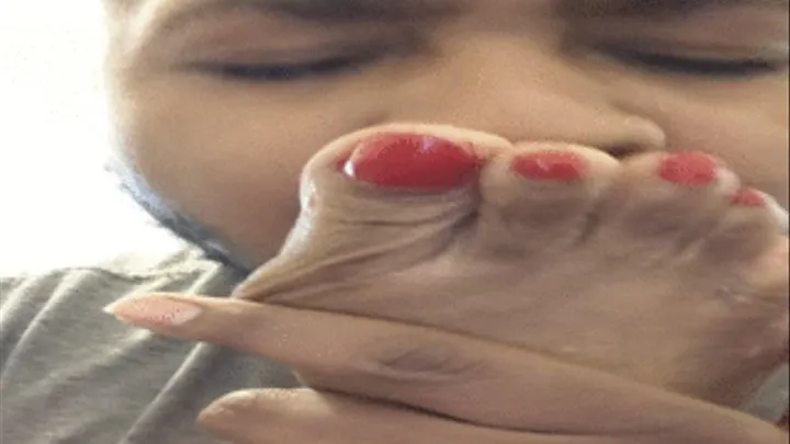 Ellen - Sucking Ellen's Toes From The Backview Dec. 2018