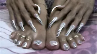 Zibra nails style and toes..