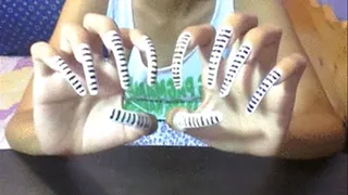 Zibra nails style scratching air..