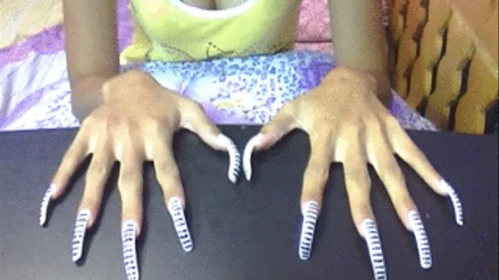 Zibra nails style in table..