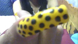 Black n yellow nails one by one