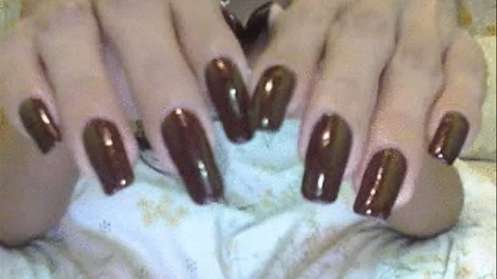 Dark.Marron.Nails.Close.Up