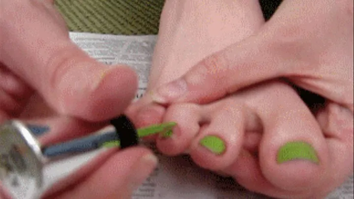 Toenail Painting Green jun03 2011