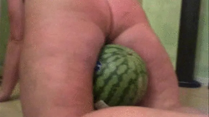 WATERMELON Crushes! JUICY FEMALE MUSCLE LEGS FLEX NAKED