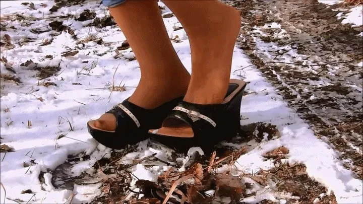 open sandals walk on snow