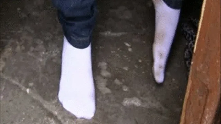 make white socks dirty