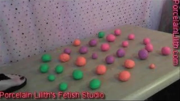 Playdoh Ball crush!