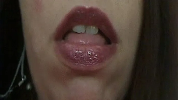 Gorgeous Up Close Mikki Tongue