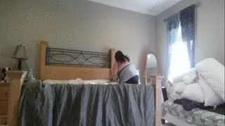 Fat Housekeeper: Making the bed 2