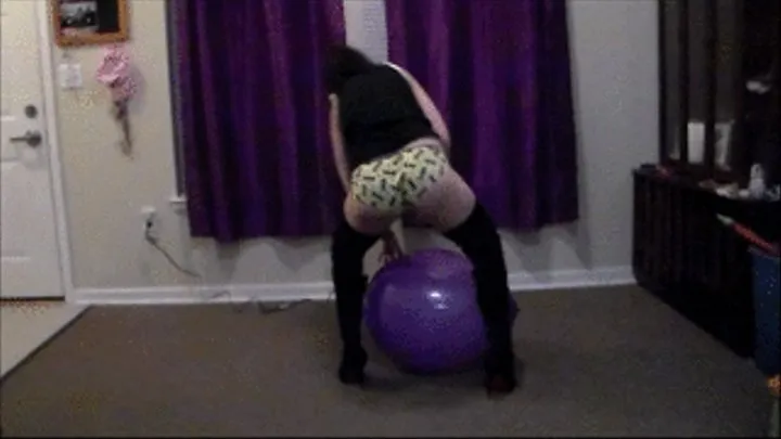 Booty Clapping on 36inch Balloon