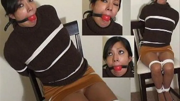 Kelly's extra tight ball gag lesson