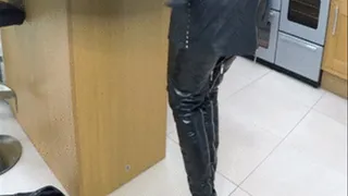 Sexy Leather Fetish Masturbation