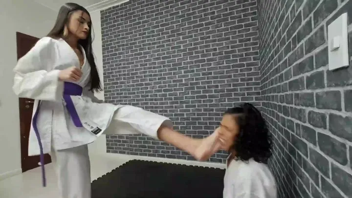 KARATEKA POWER KICKS - VOL #169 - TOP GIRL AMANDA FABRI - CLIP 04 - NEW MF APR 2022 - never published - AMATEUR DIRECTOR - Exclusive girls MF video