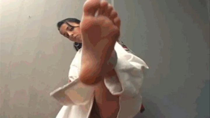 KARATEKA AGRESSIVE FEET'S - VOL # 51 - karateka NARA LEMOS - FULL VERSION - exclusive MF