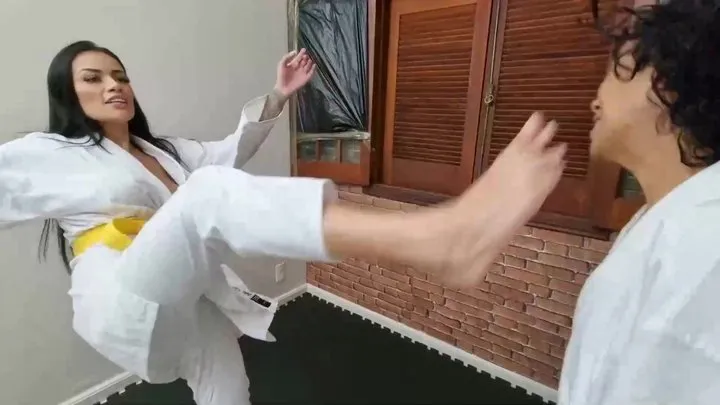 REAL FIGHT KARATEKA - #217 - CAROL STEVES - CLIP 01 - NEW MF FEB 2022 - MF VIDEO EXTREME - EXCLUSIVE MF