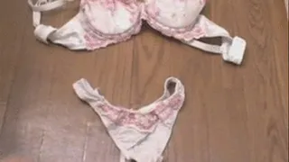 Lady fits her new bikini! After that, yellow stain is spotted on the panty! - Full version