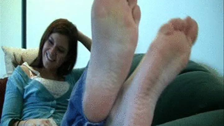 Khloe's Candid Stinky Soles Part 9