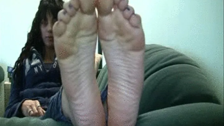 Anastasia's Size 10 Candid Stinky Soles Part 32