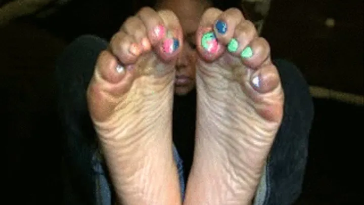 Laila's Candid Stinky Soles Part 13