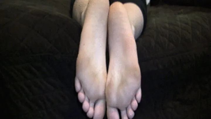 Kelly's Candid Stinky Soles Part 17