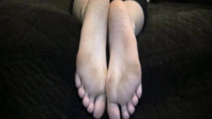 Kelly's Candid Stinky Soles Part 17