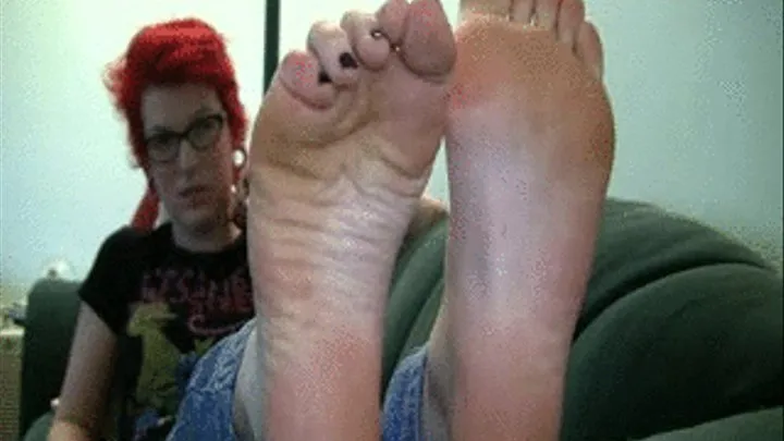 Robin's Candid Stinky Soles Part 2