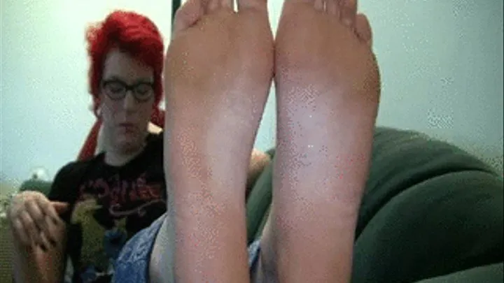 Robin's Candid Stinky Soles Part 3