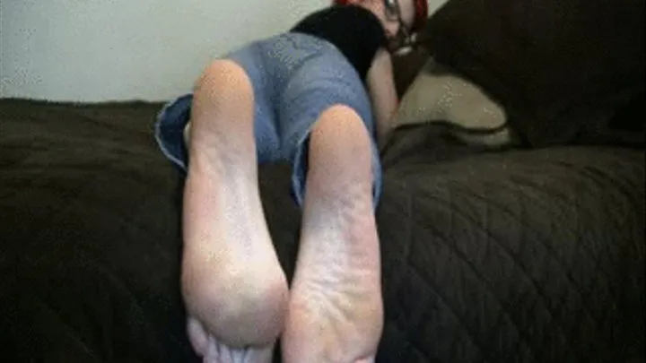 Robin's Candid Stinky Soles Part 14