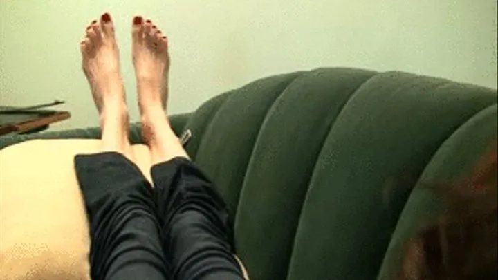 Sienna's Toes upclose and wiggling her toes