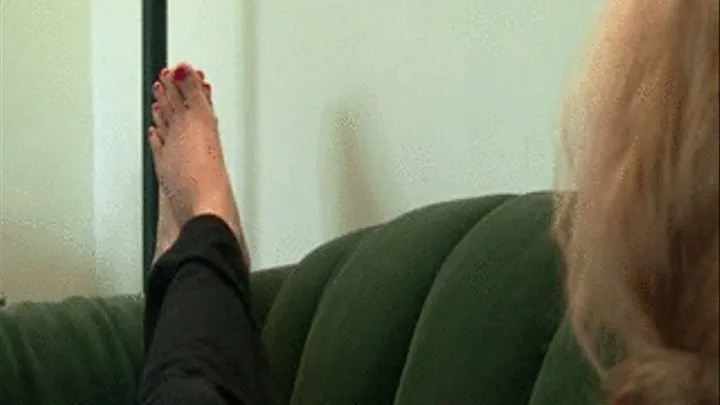 Jaleyn's Gorgeous Long Toes Part 1