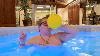 Blowing Up Balloons In The Buff - Alice Skary Naked in the Pool for Looner No Pop