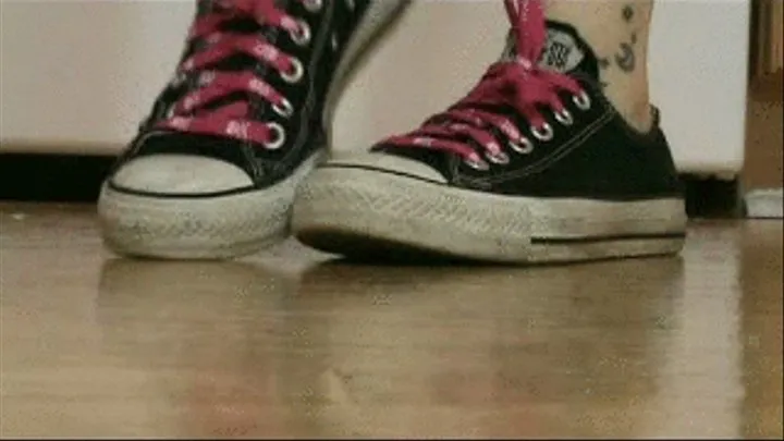 Converse Sneakers Messy Clip