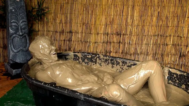 Annabelle's Erotic Clay Bath