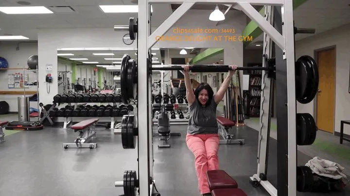 TRAINING AT THE GYM WEARING MY ORANGE CORDS