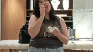 FACESTUFFING IN A MILLION DOLLAR KITCHEN