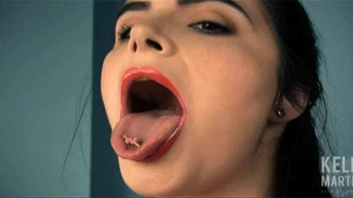 Giantess Mouth