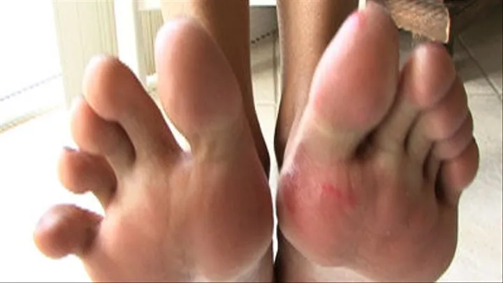 LANDON SUCKING TOES 480