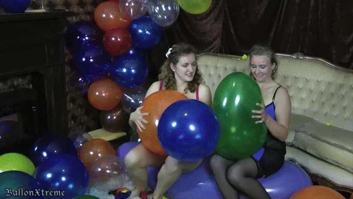 BalloonXteme Cindy and Claudi squeeze and ride