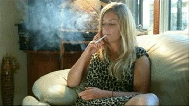 EVA SMOKES A 120