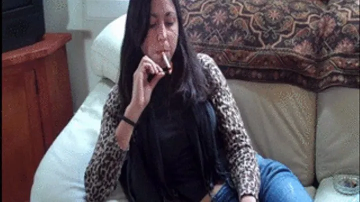 MARIA SMOKES A NEWPORT