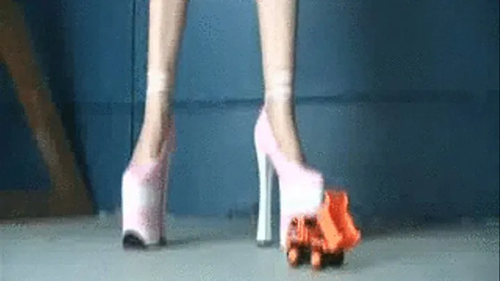 GIANTESS FAE DESTROYS A TRUCK WITH HER 8 INCH PLATFORM HIGH HEELS * ***